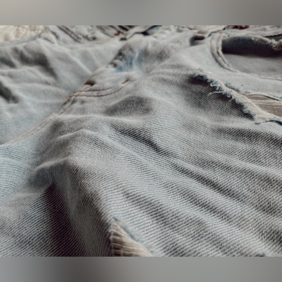 Madewell High-Waisted Curvy Mom Jeans - Picture 7 of 9